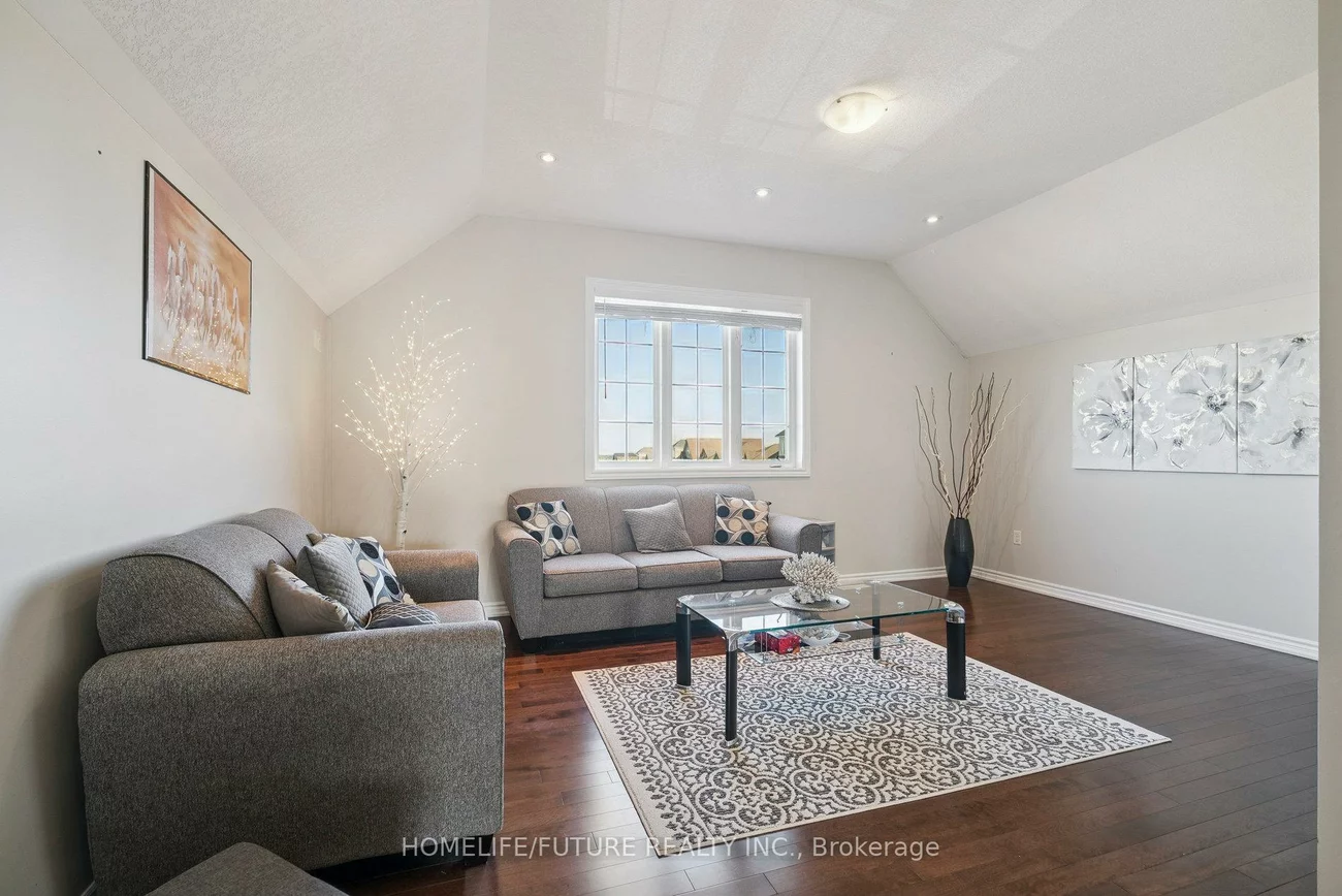 2048, Mcneil, Alcona, Innisfil