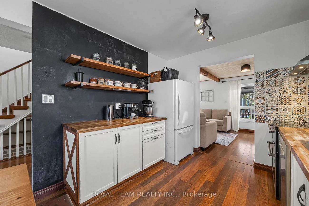 2500, Lloyd, Alcona, Innisfil
