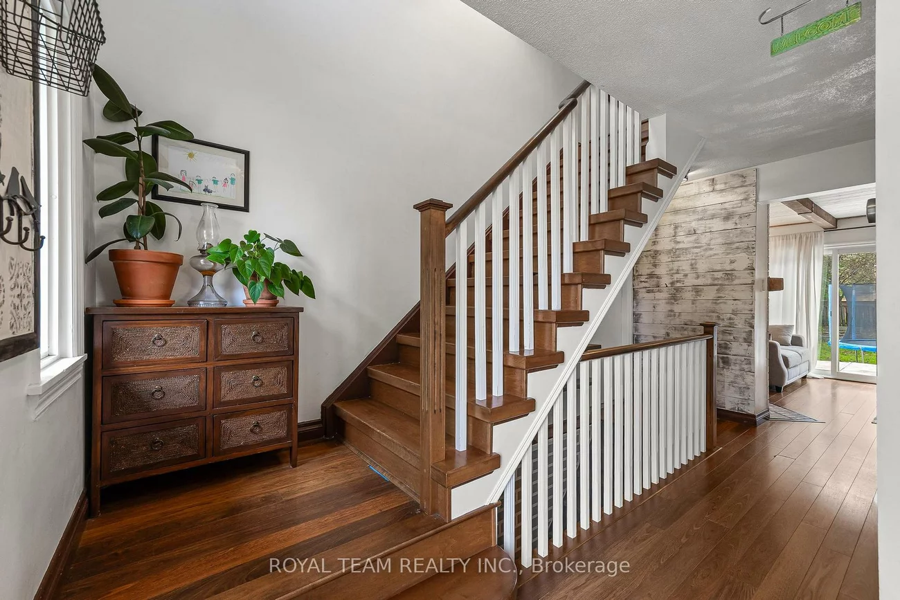 2500, Lloyd, Alcona, Innisfil