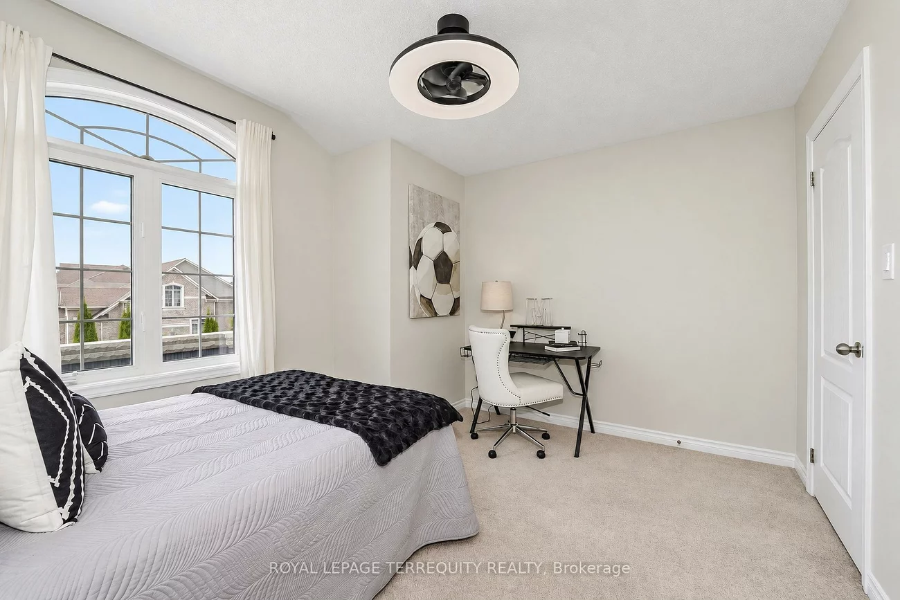 2162, Dawson, Alcona, Innisfil