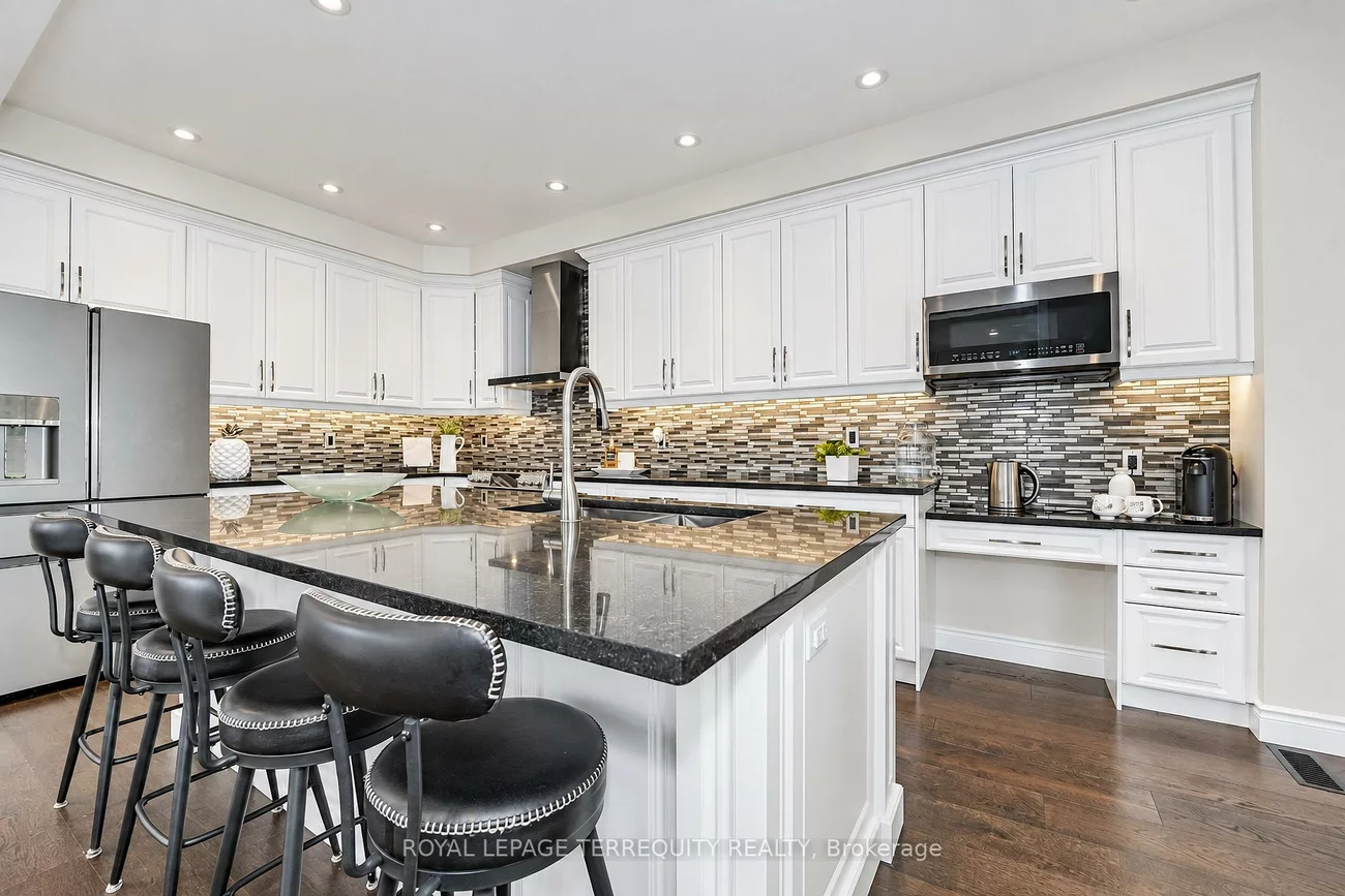 2162, Dawson, Alcona, Innisfil