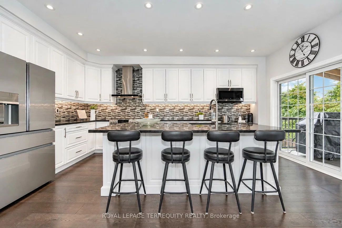 2162, Dawson, Alcona, Innisfil