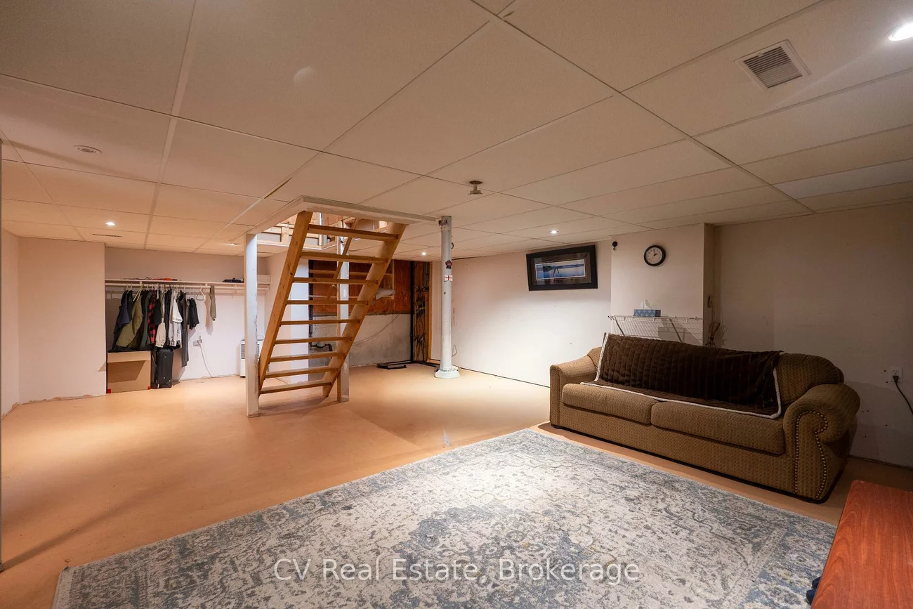 1025, Maclean, Alcona, Innisfil