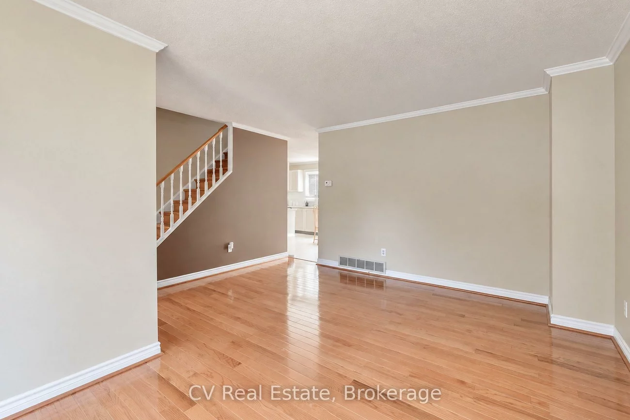1025, Maclean, Alcona, Innisfil