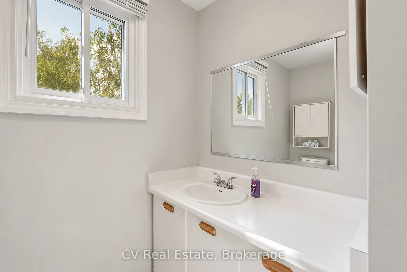 1025, Maclean, Alcona, Innisfil