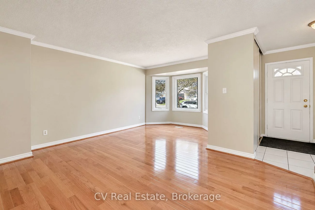 1025, Maclean, Alcona, Innisfil