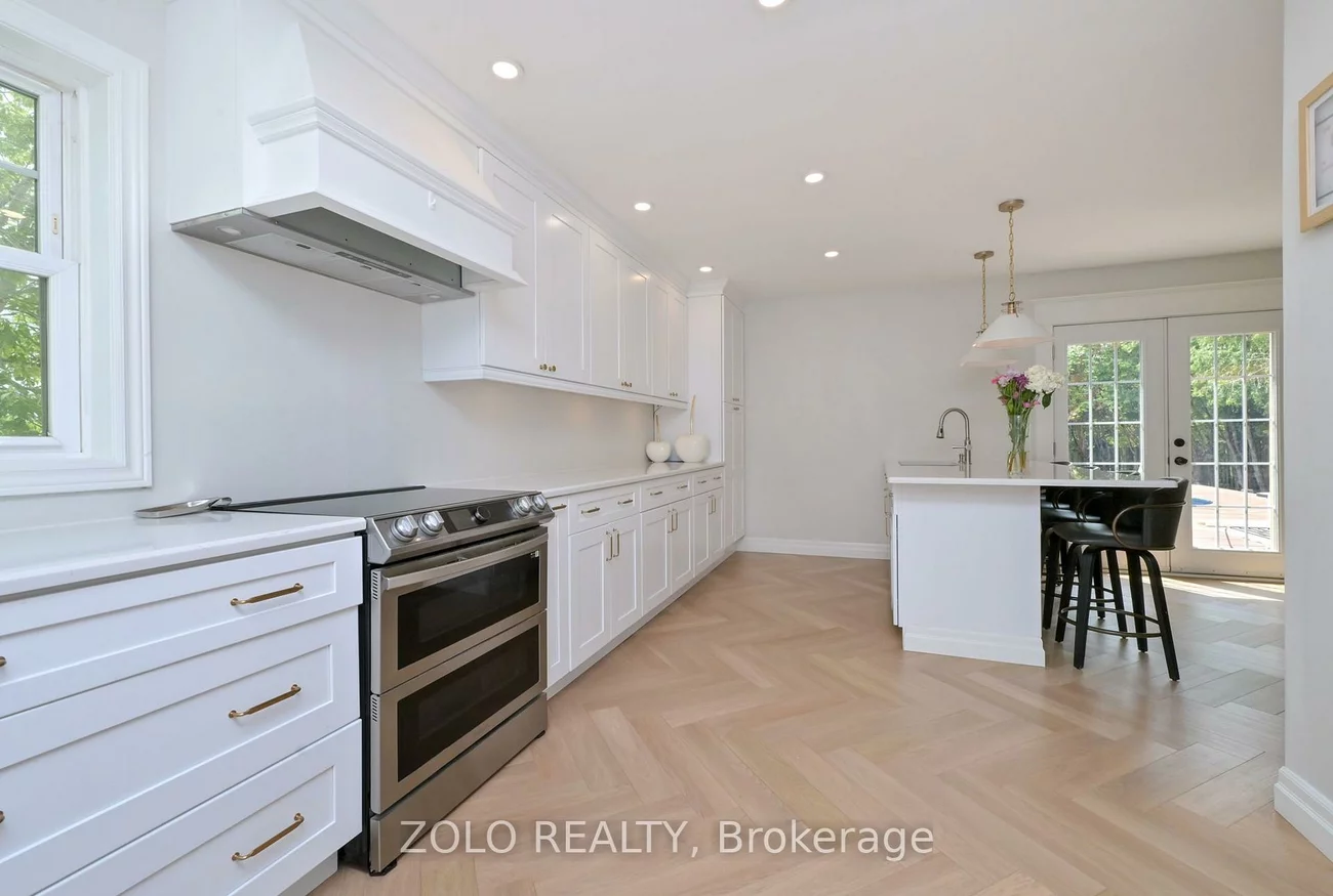 1077, Anna Maria, Alcona, Innisfil