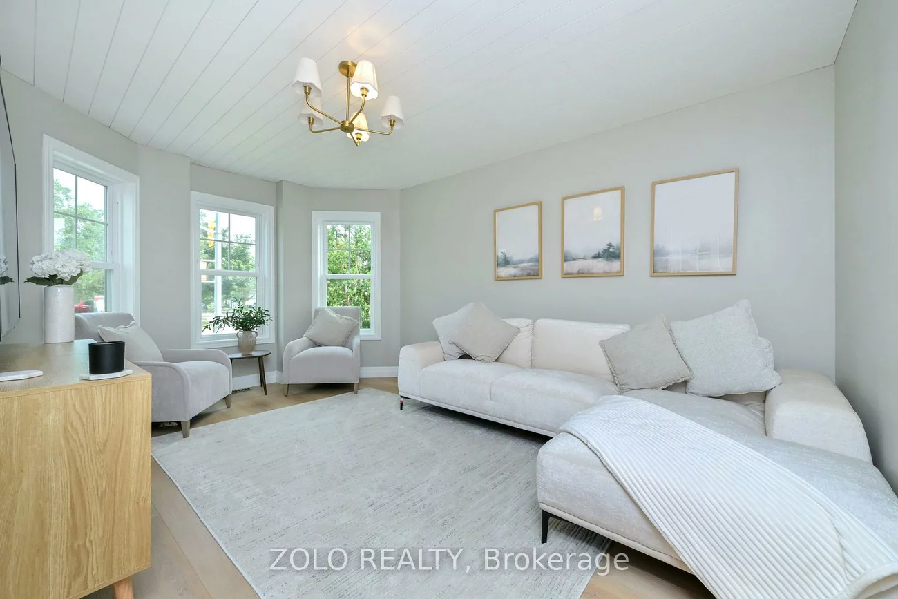 1077, Anna Maria, Alcona, Innisfil