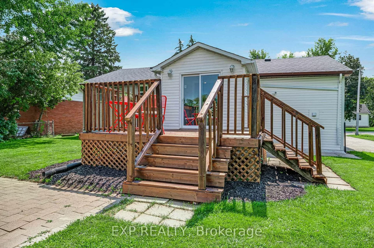 1990, Victoria, Stroud, Innisfil