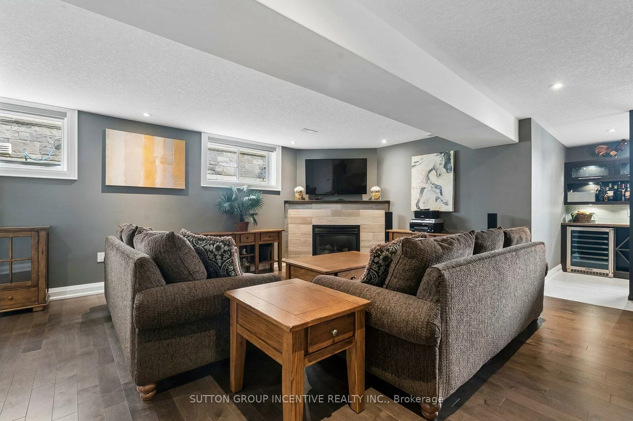 260, Sunnybrae, Stroud, Innisfil