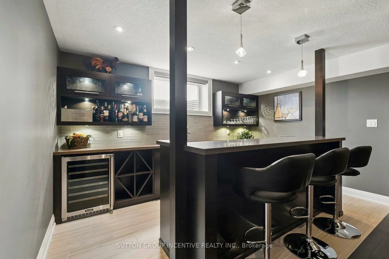260, Sunnybrae, Stroud, Innisfil