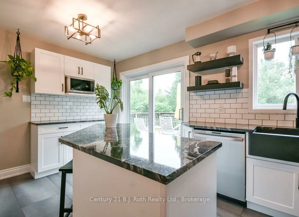 1117, Corrie, Alcona, Innisfil