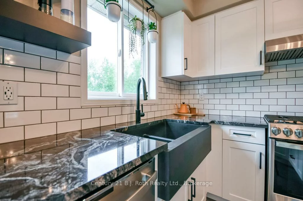 1117, Corrie, Alcona, Innisfil
