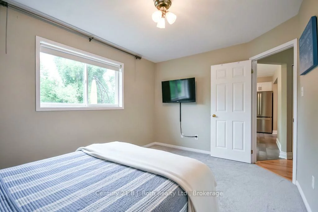 1117, Corrie, Alcona, Innisfil