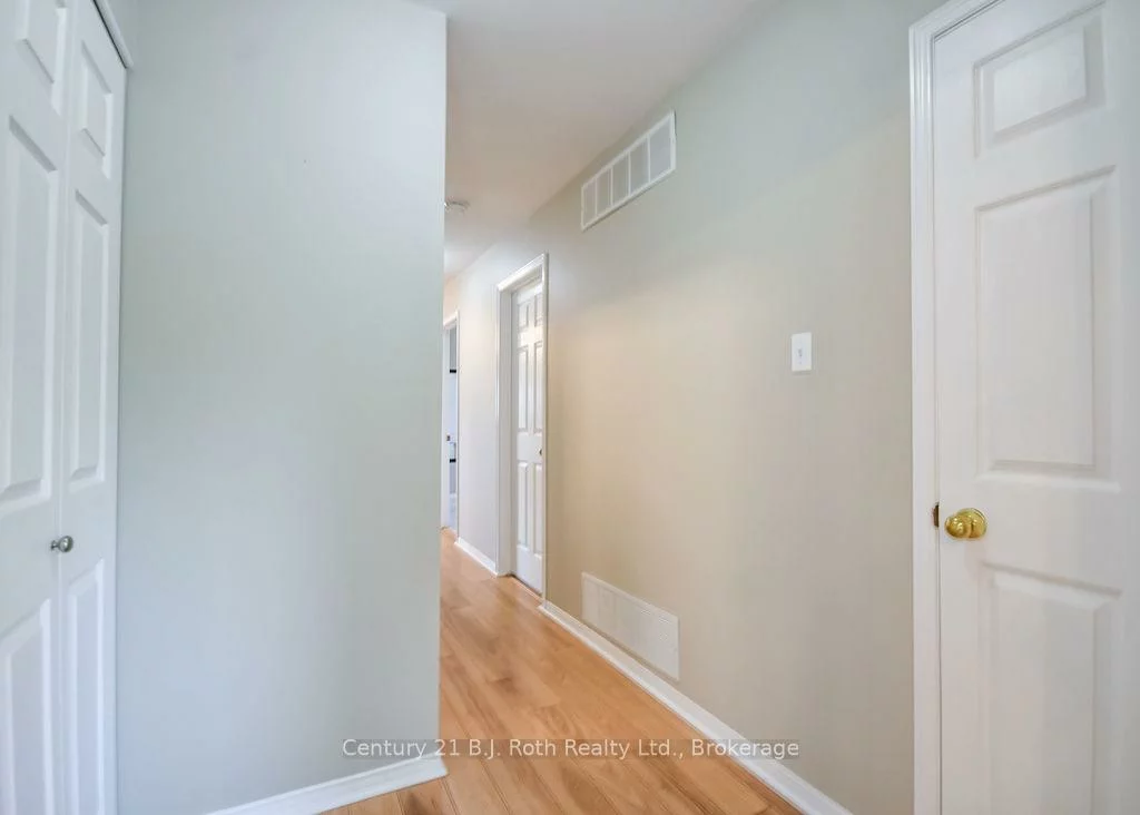 1117, Corrie, Alcona, Innisfil