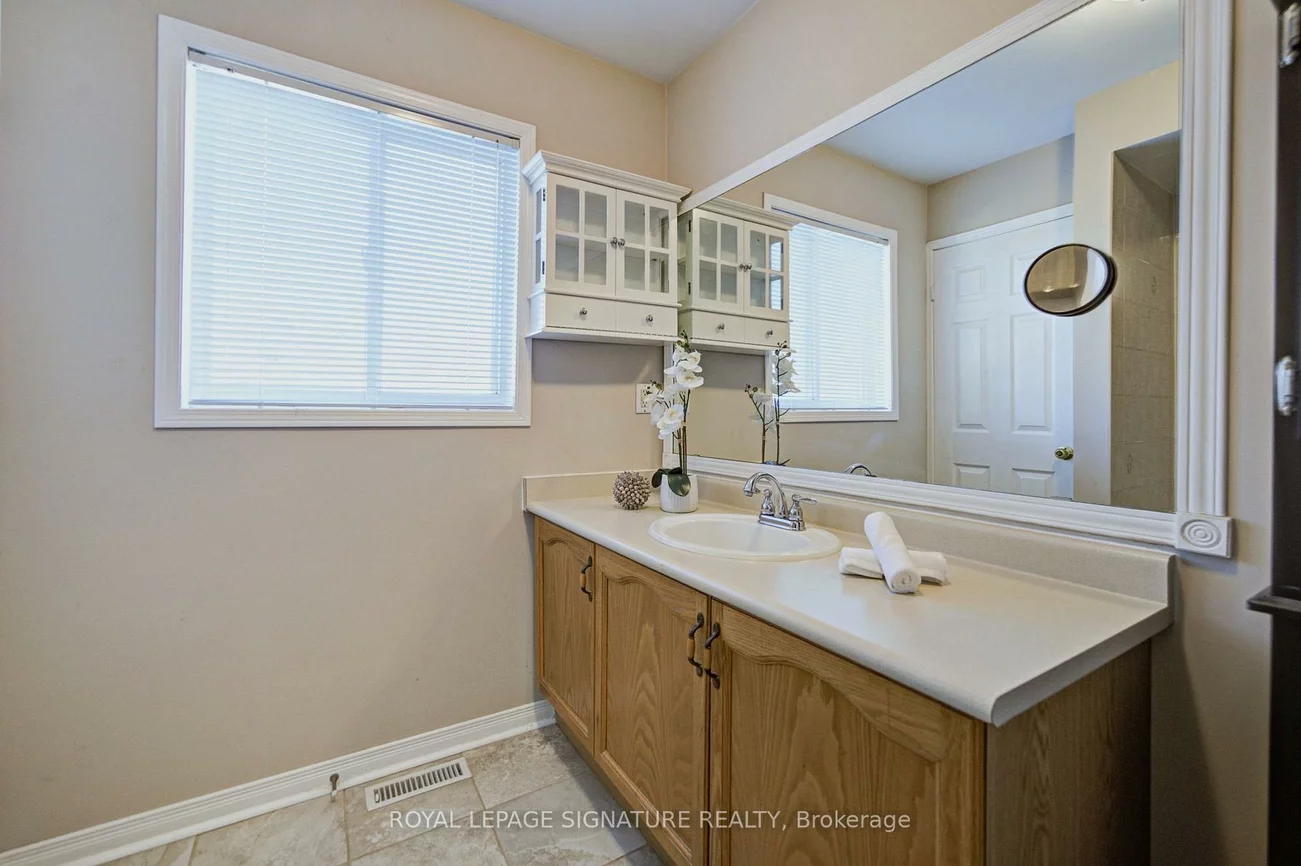1180, Oriole, Alcona, Innisfil