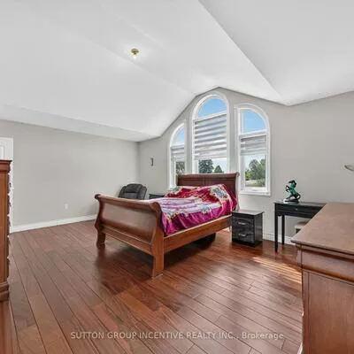 850, Leslie, Alcona, Innisfil
