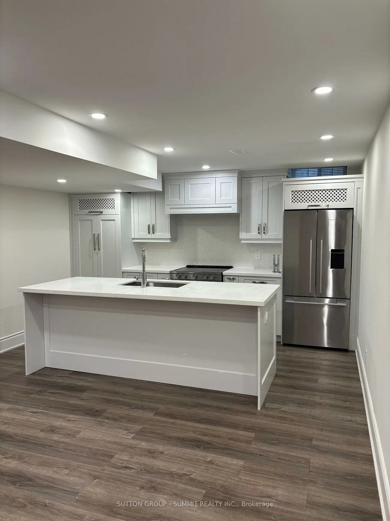 8, WEST COAST, Nobleton, King