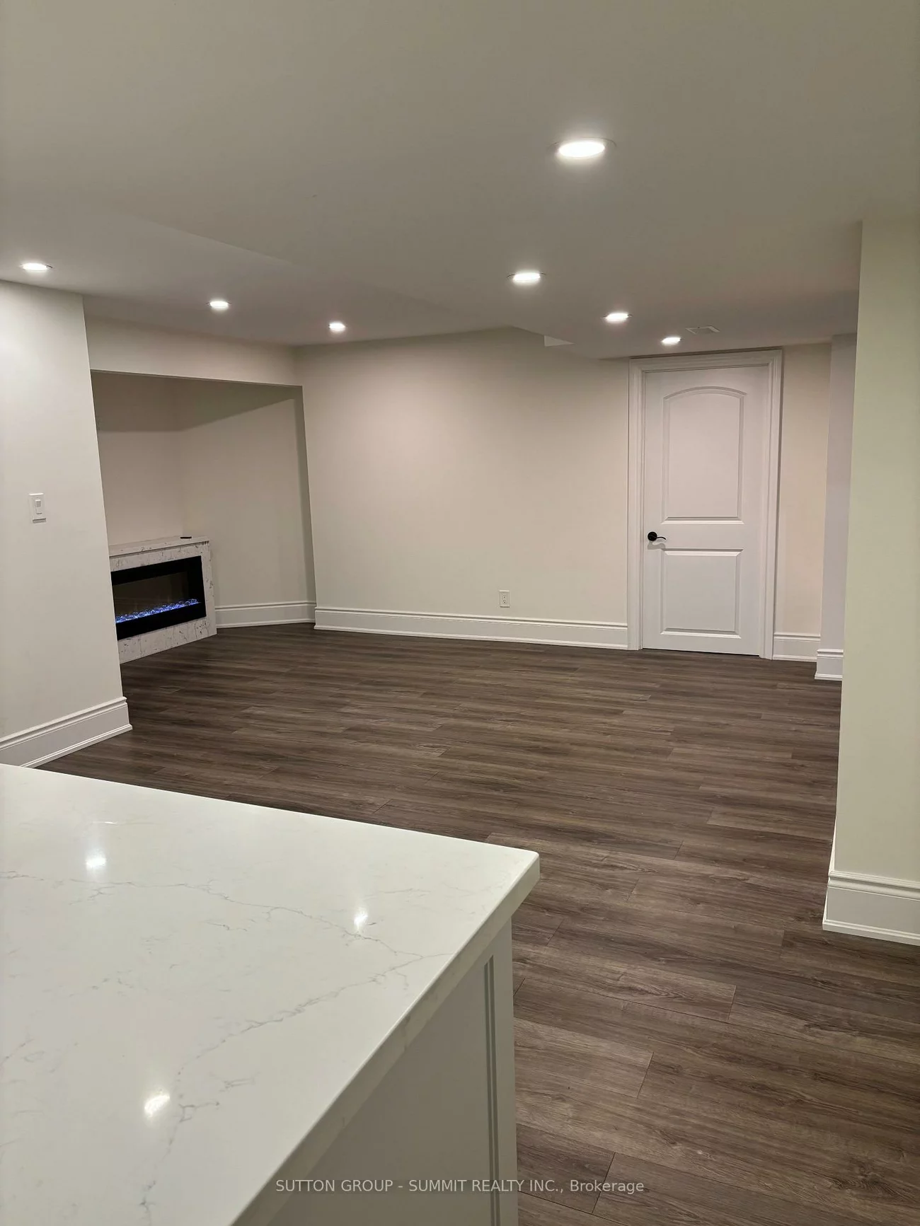 8, WEST COAST, Nobleton, King