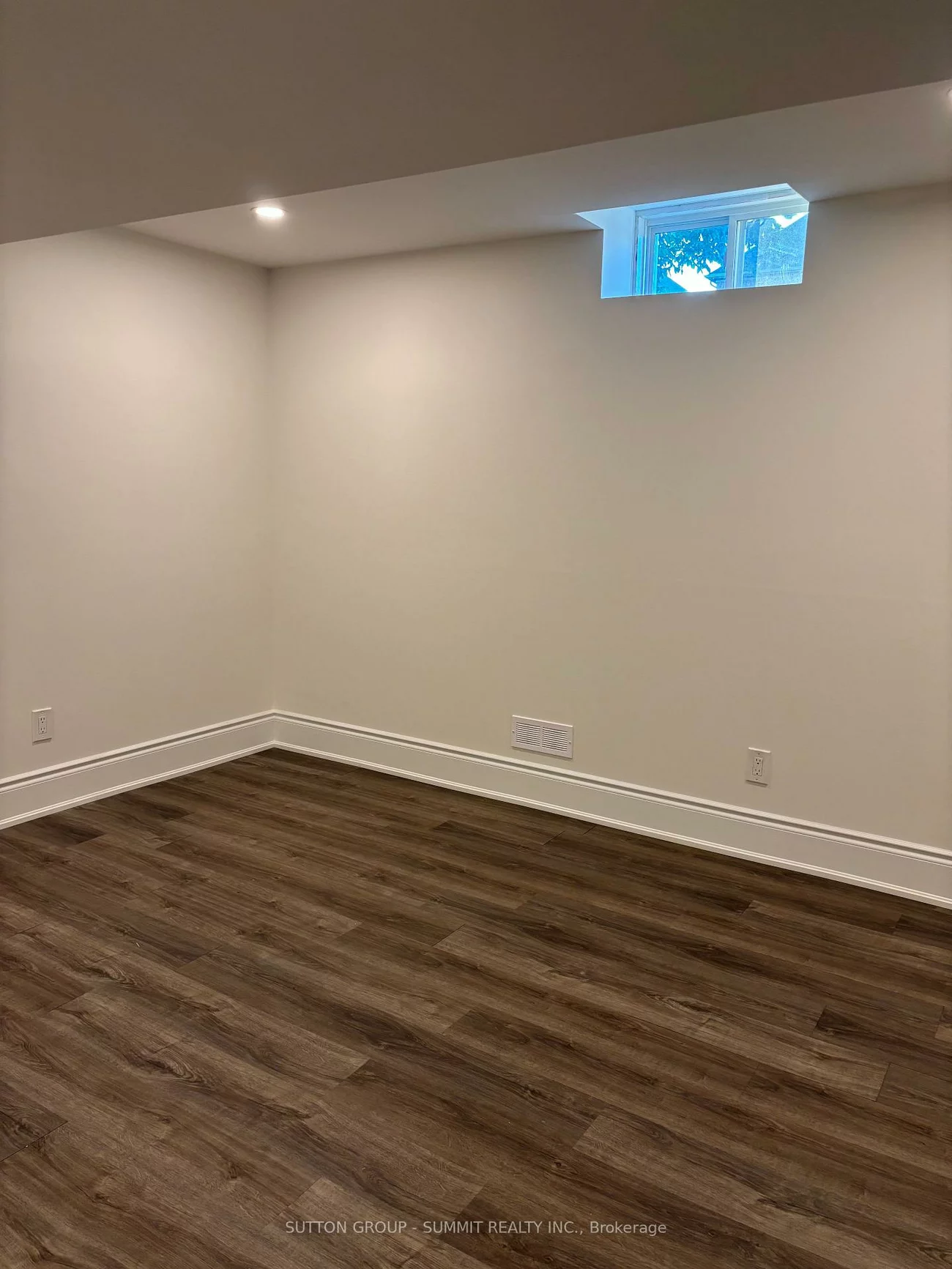 8, WEST COAST, Nobleton, King