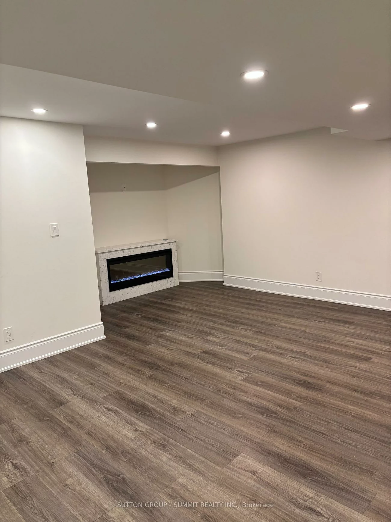 8, WEST COAST, Nobleton, King