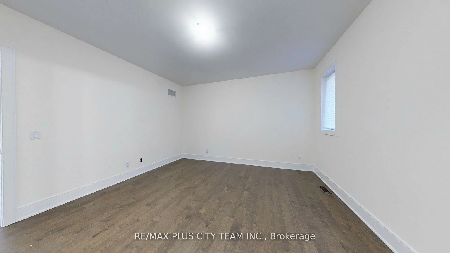 8, Saxby Farm, King City, King