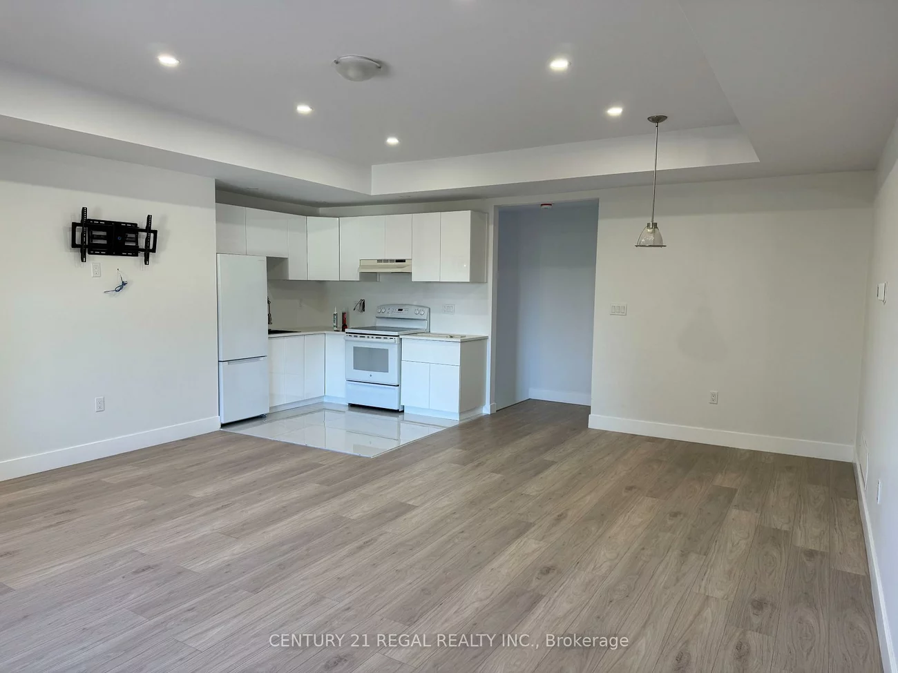 101, Dennison, King City, King