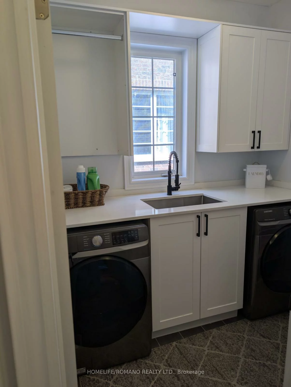 6, Bluff, Nobleton, King