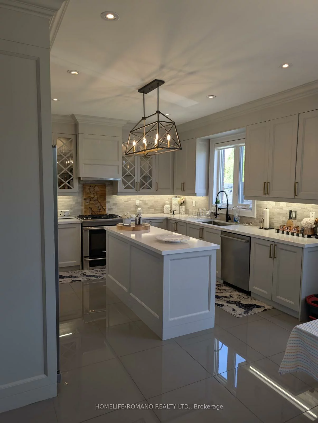 6, Bluff, Nobleton, King