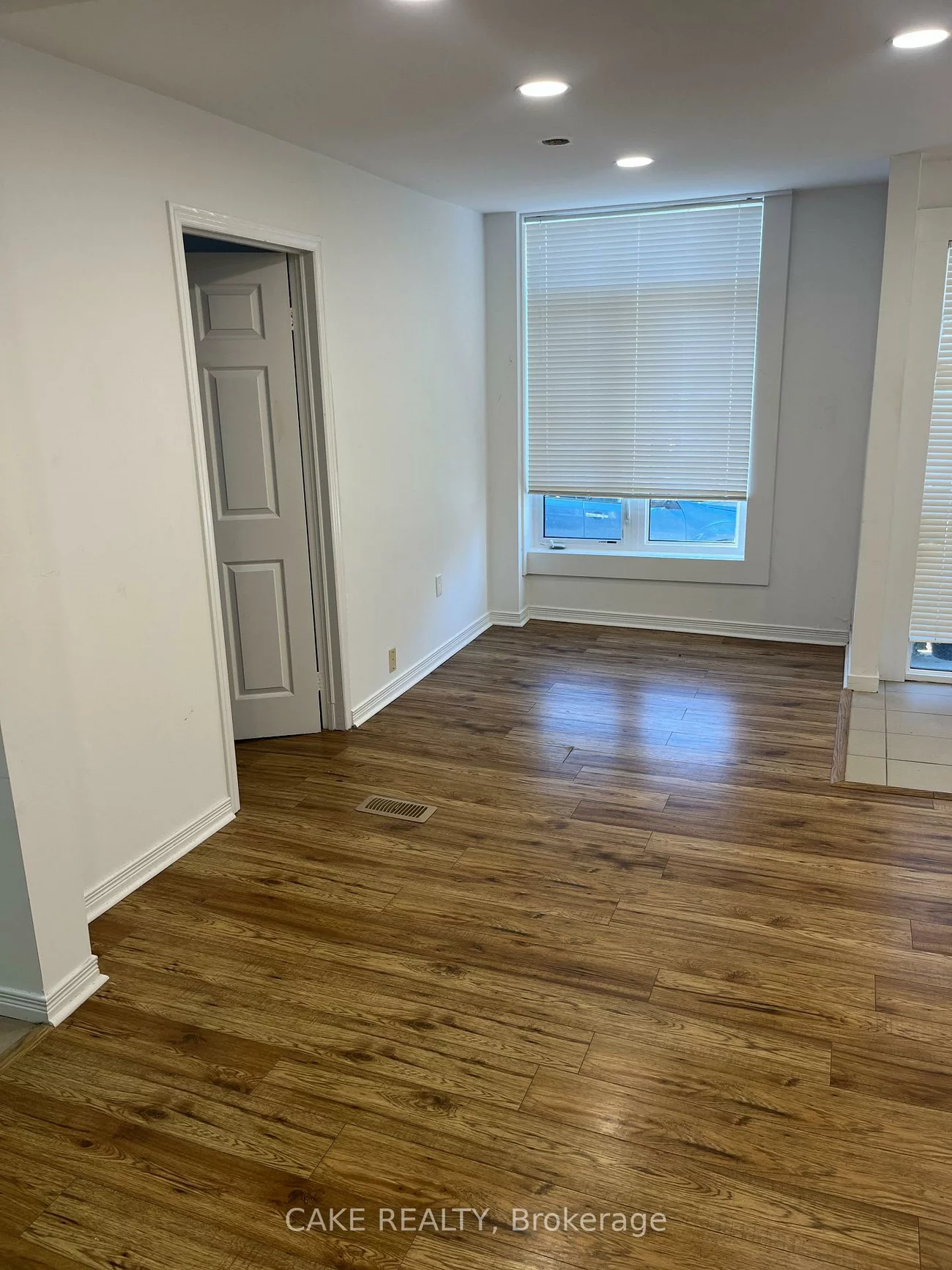 290, MAIN, Schomberg, King