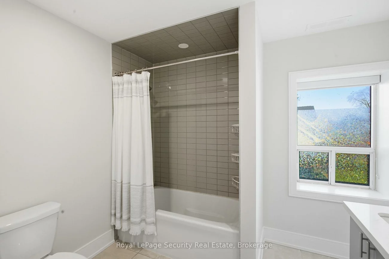 185, Main, Schomberg, King