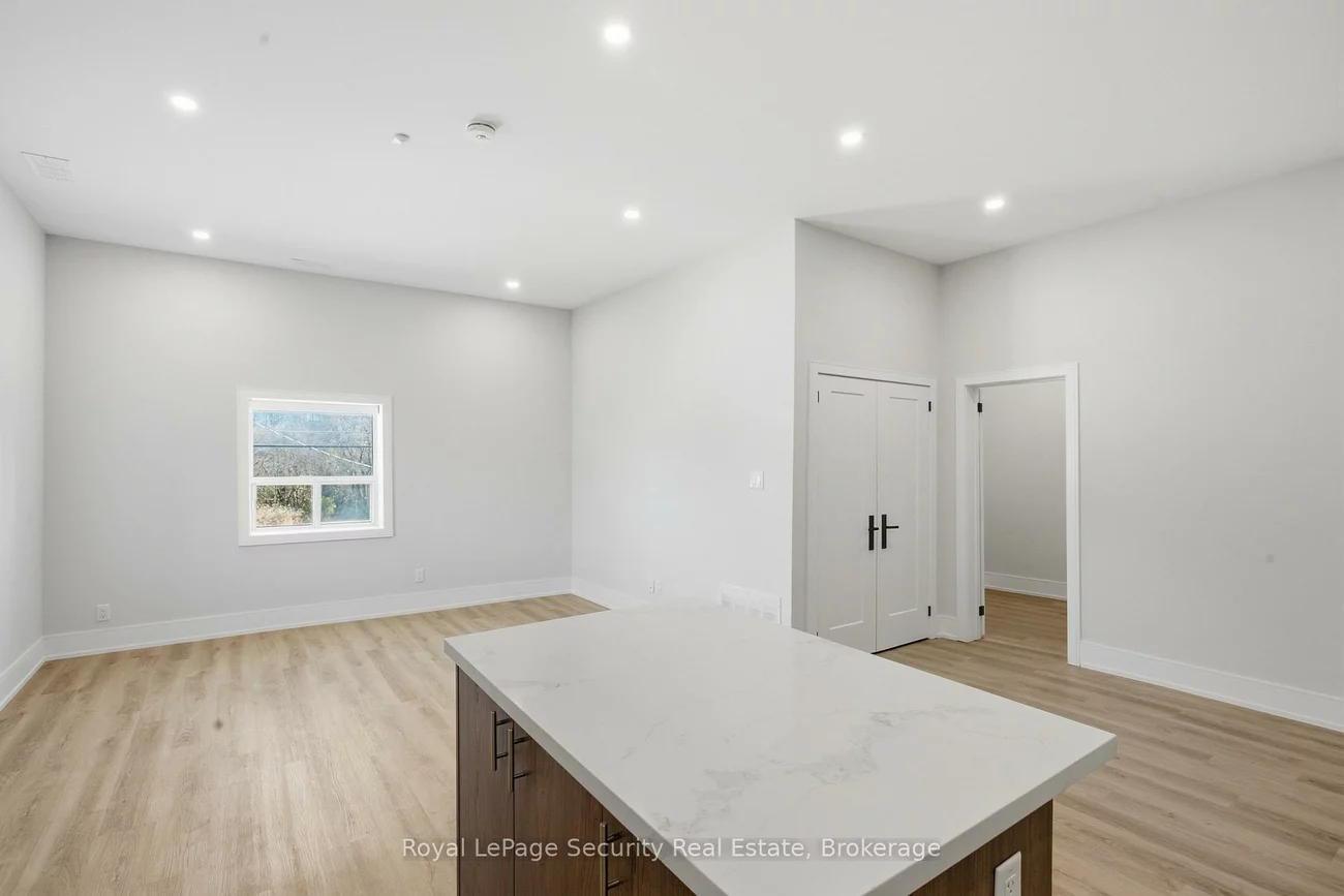 185, Main, Schomberg, King