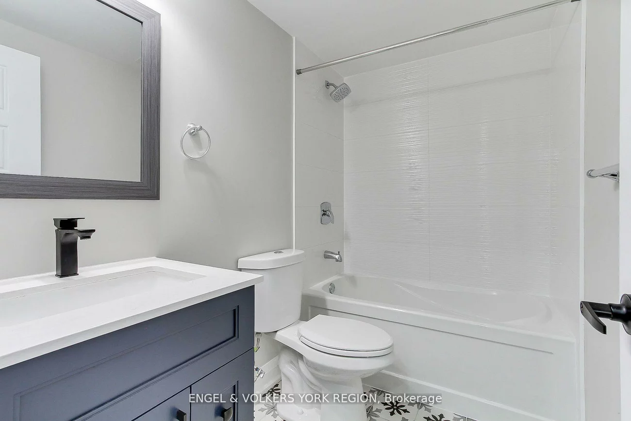 4, Valley Point, King City, King