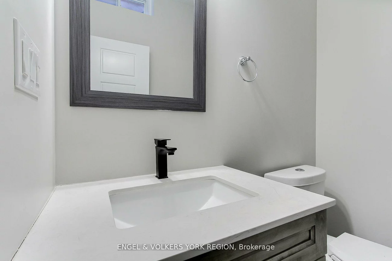 4, Valley Point, King City, King