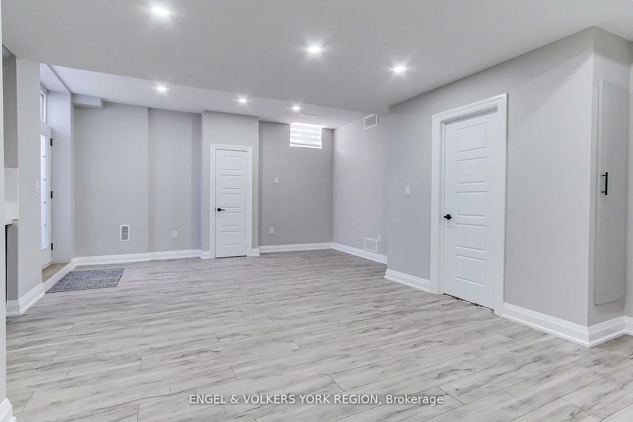 4, Valley Point, King City, King