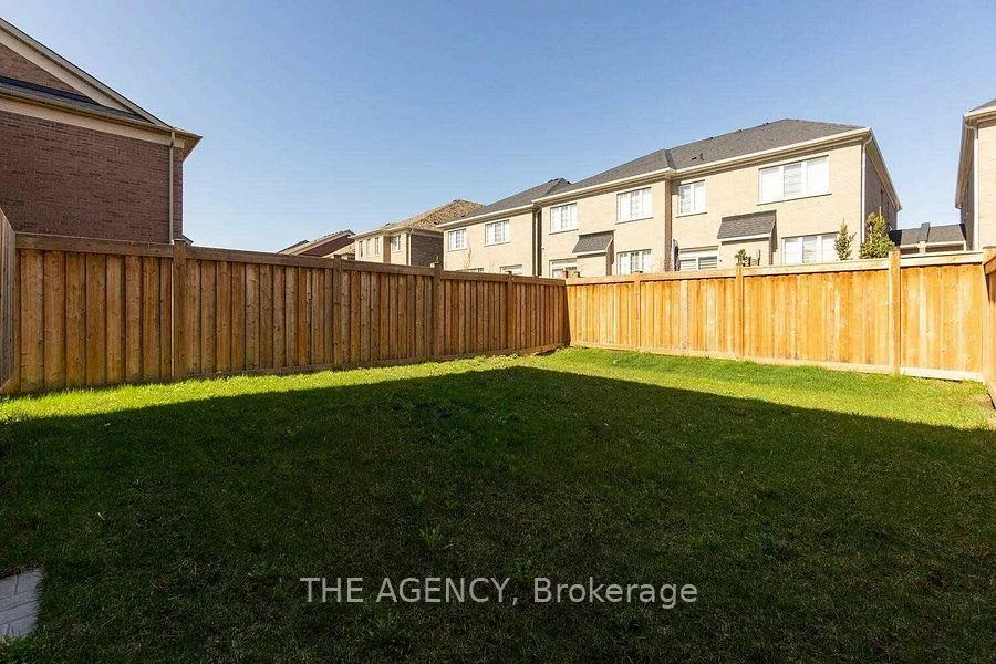 21, Kettle Valley, Nobleton, King