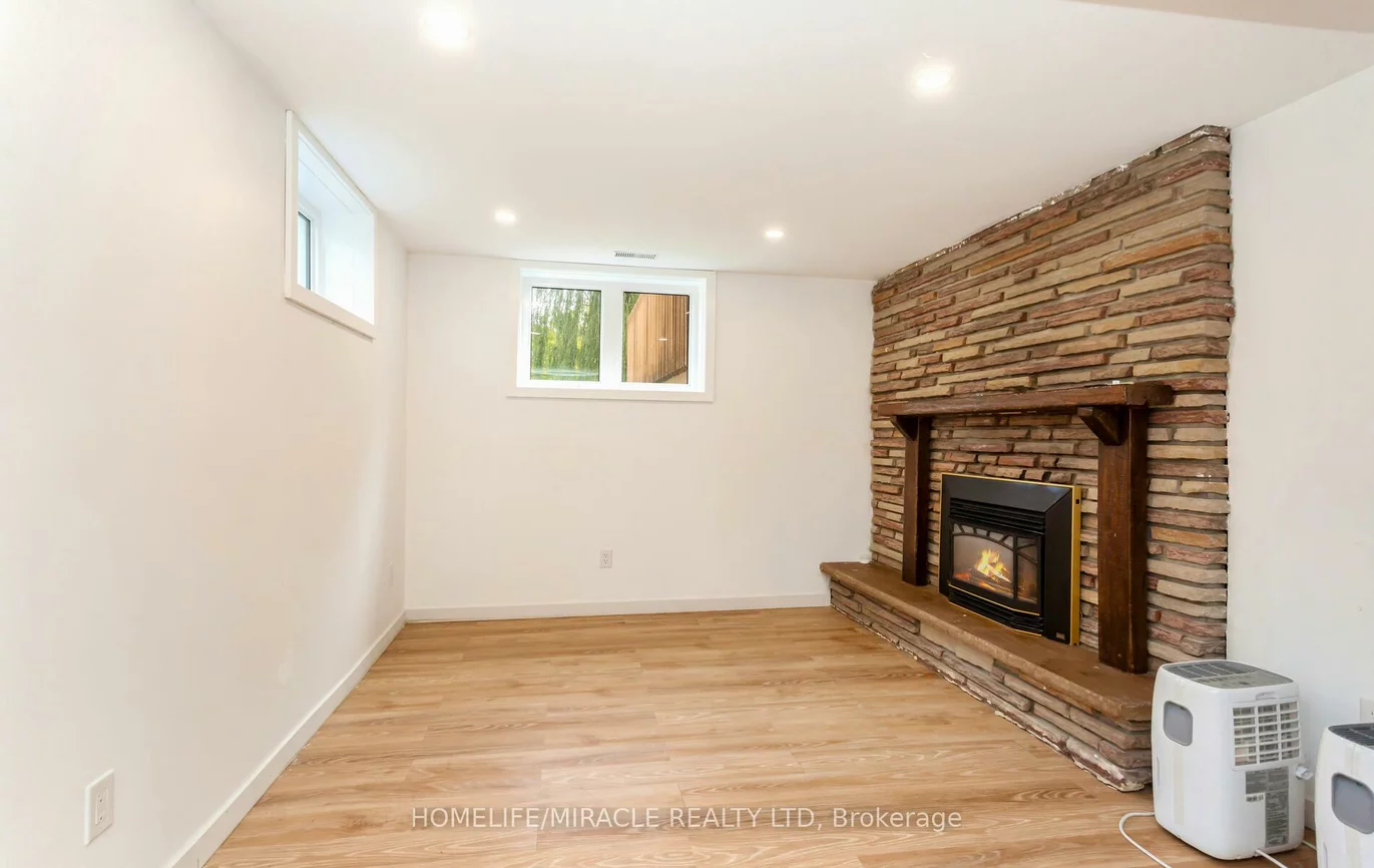 17, Kinsley, Nobleton, King