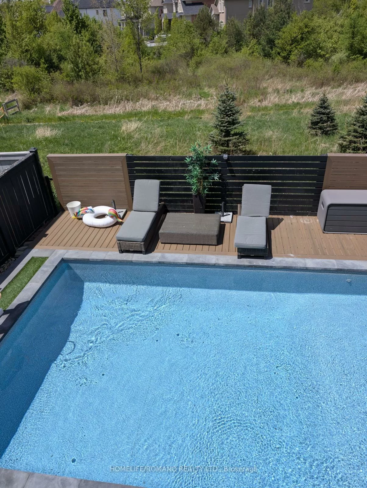 6, Bluff, Nobleton, King