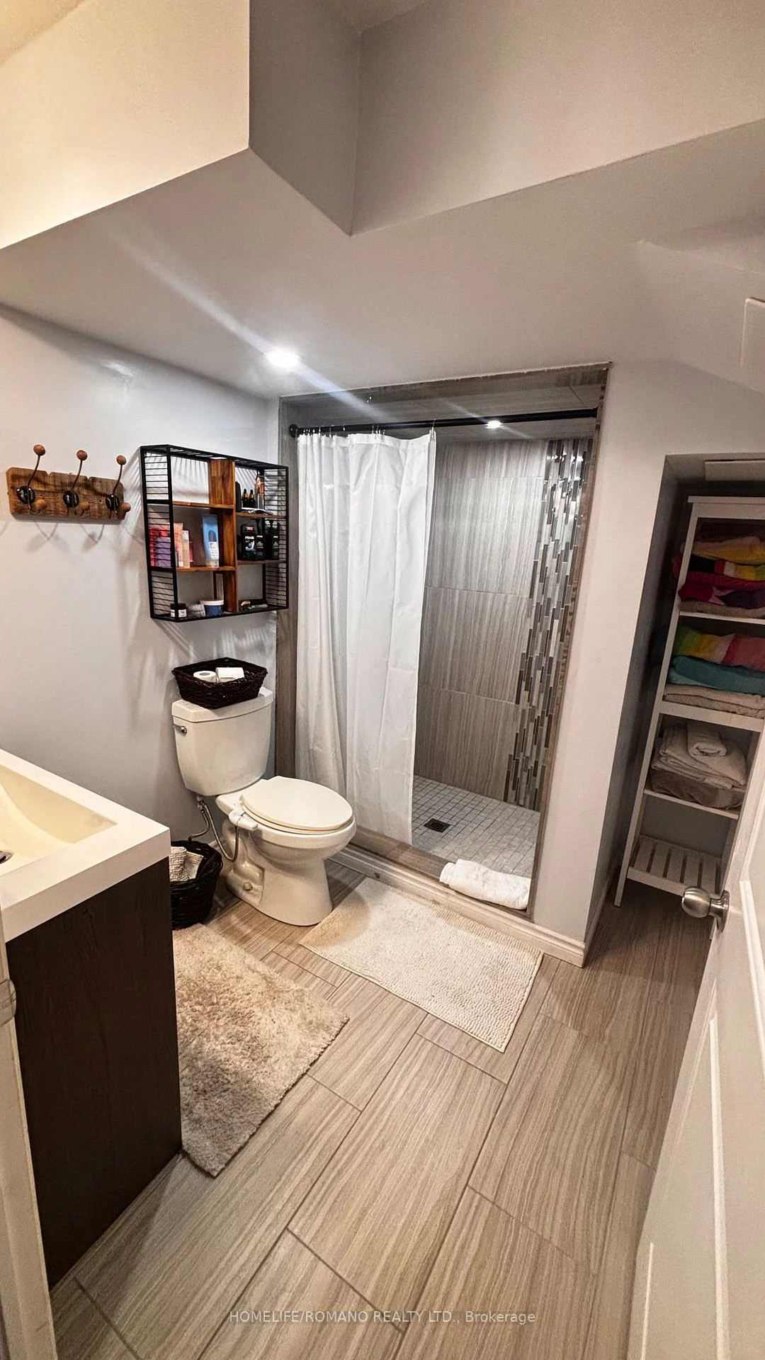 6, Bluff, Nobleton, King