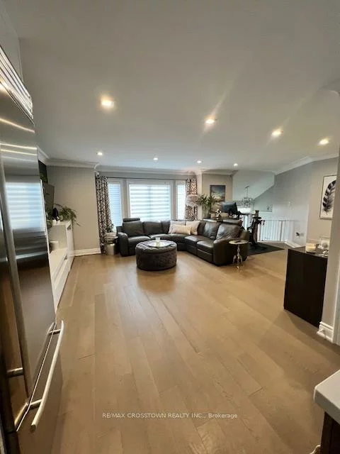 208, Roselena (Main Flr), Schomberg, King