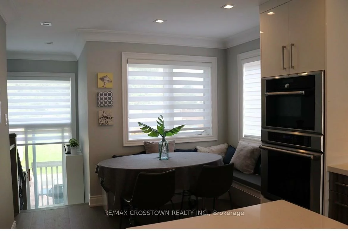 208, Roselena (Main Flr), Schomberg, King