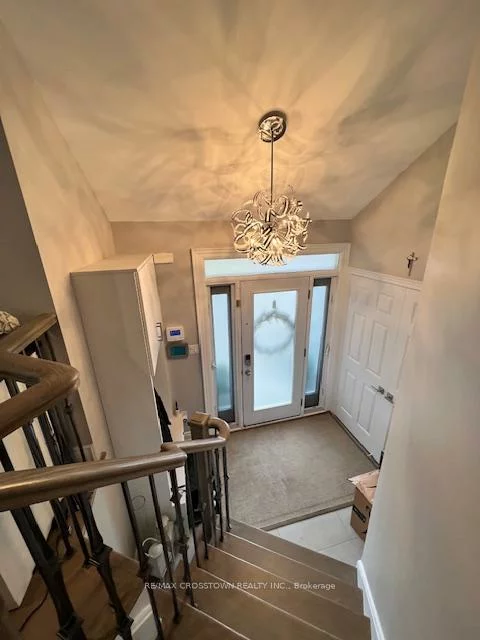 208, Roselena (Main Flr), Schomberg, King