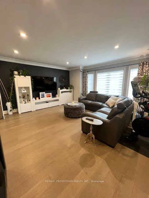 208, Roselena (Main Flr), Schomberg, King