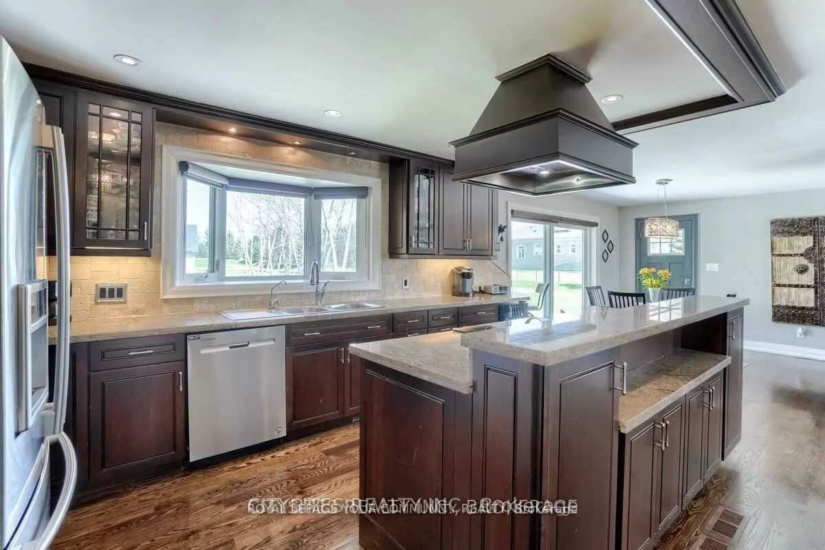 5890, 15th, Schomberg, King