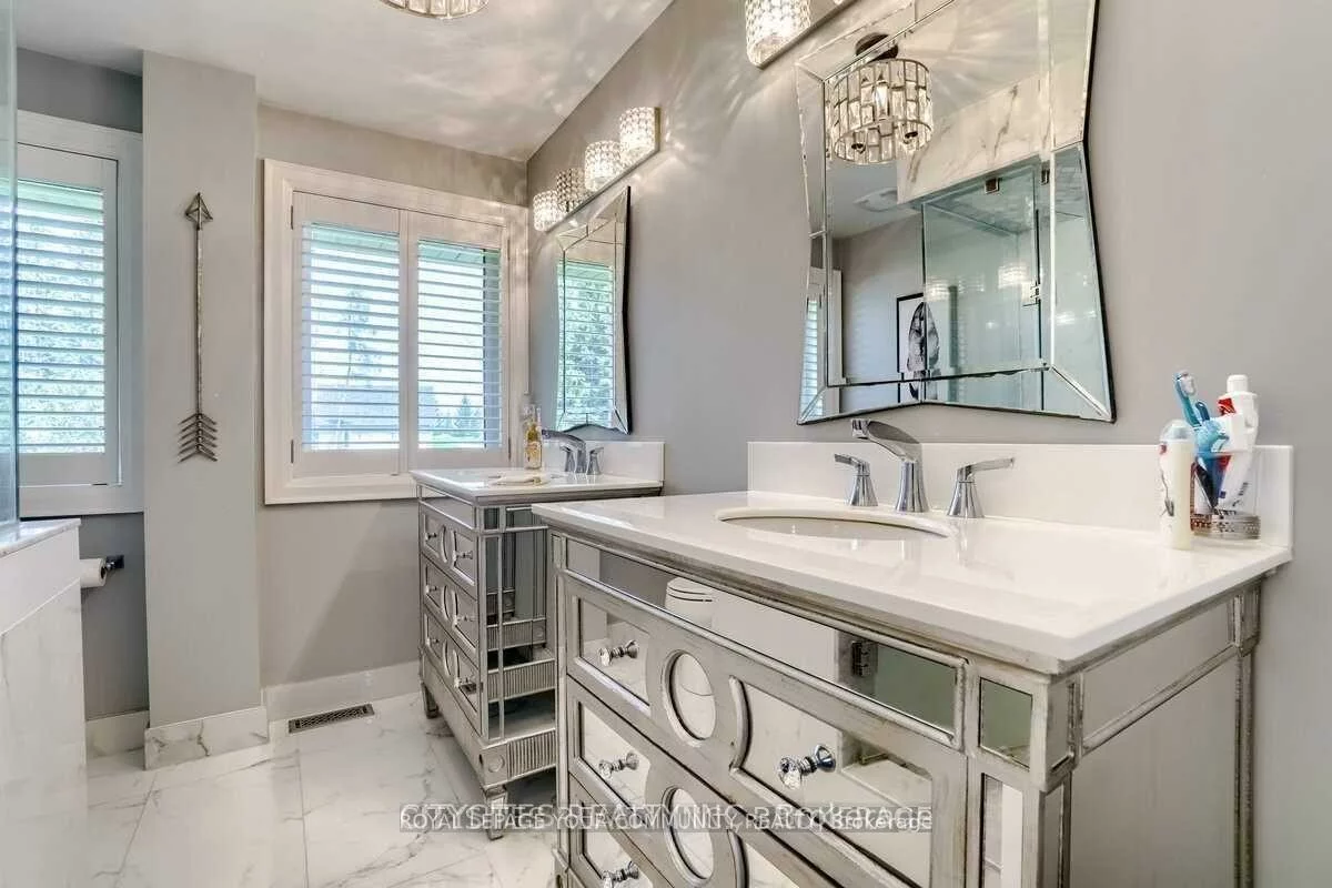 5890, 15th, Schomberg, King