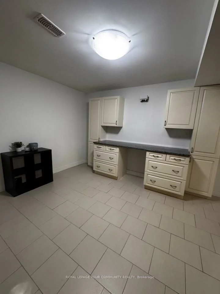 158, Roselena, Schomberg, King