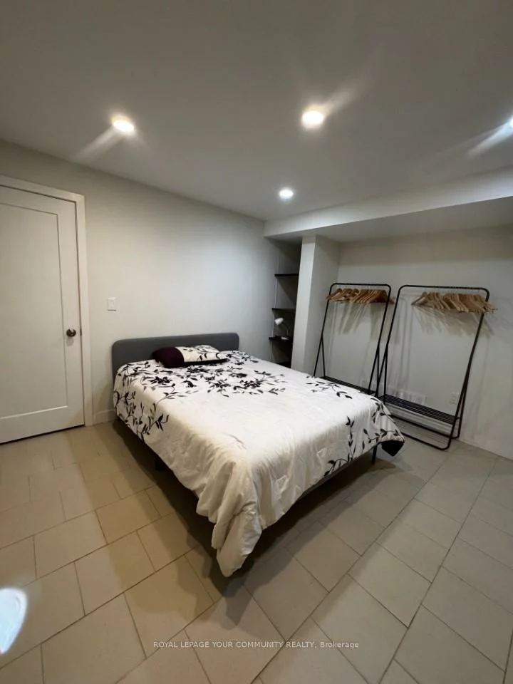 158, Roselena, Schomberg, King