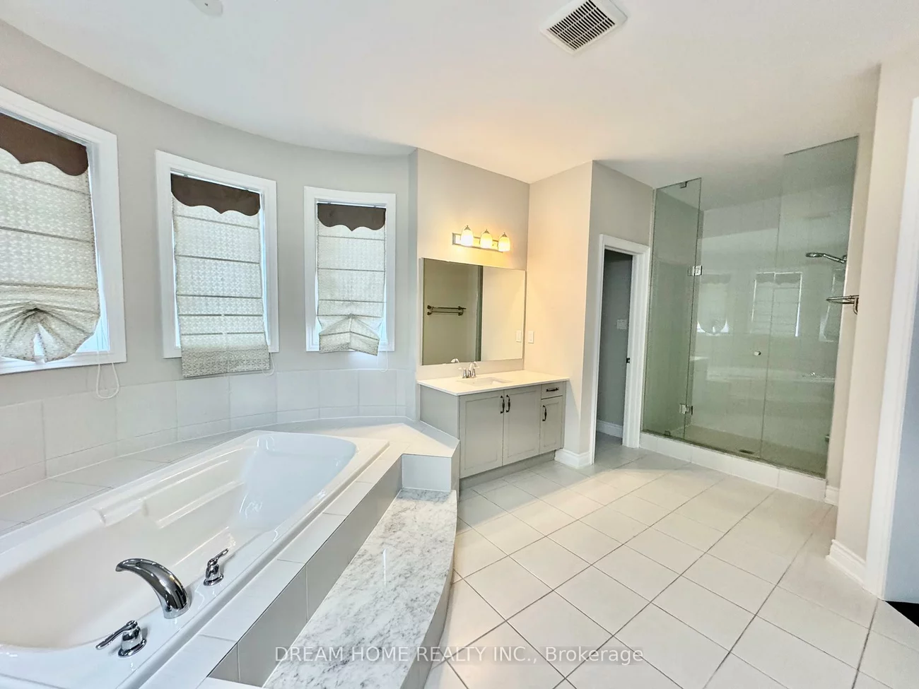 28, Larkin, Nobleton, King