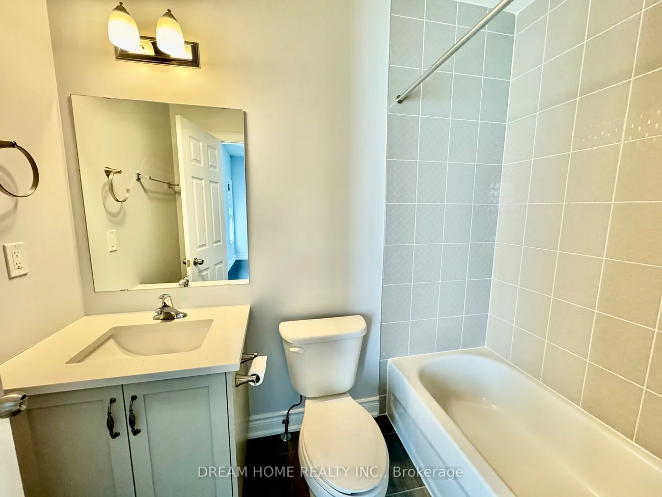 28, Larkin, Nobleton, King