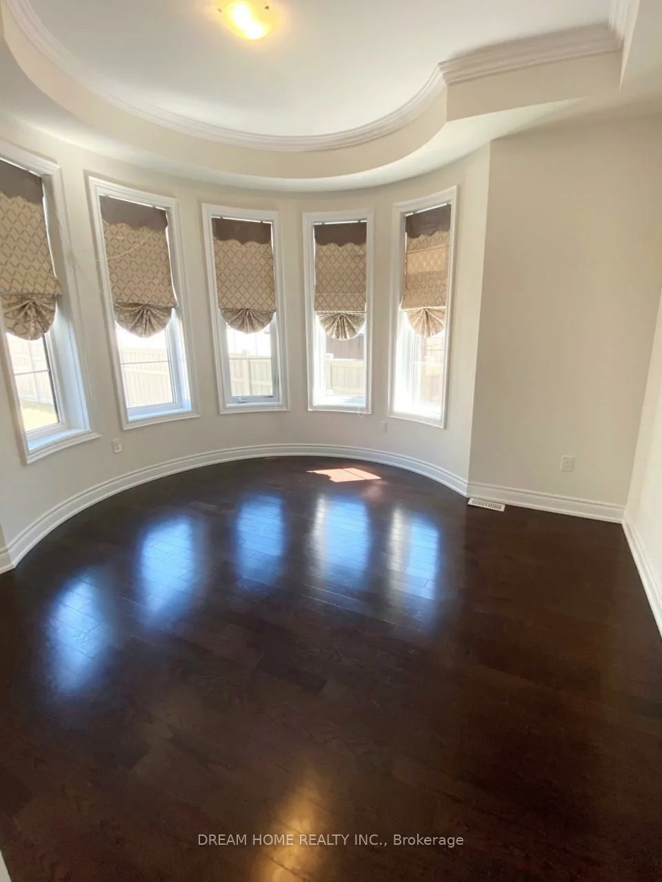 28, Larkin, Nobleton, King